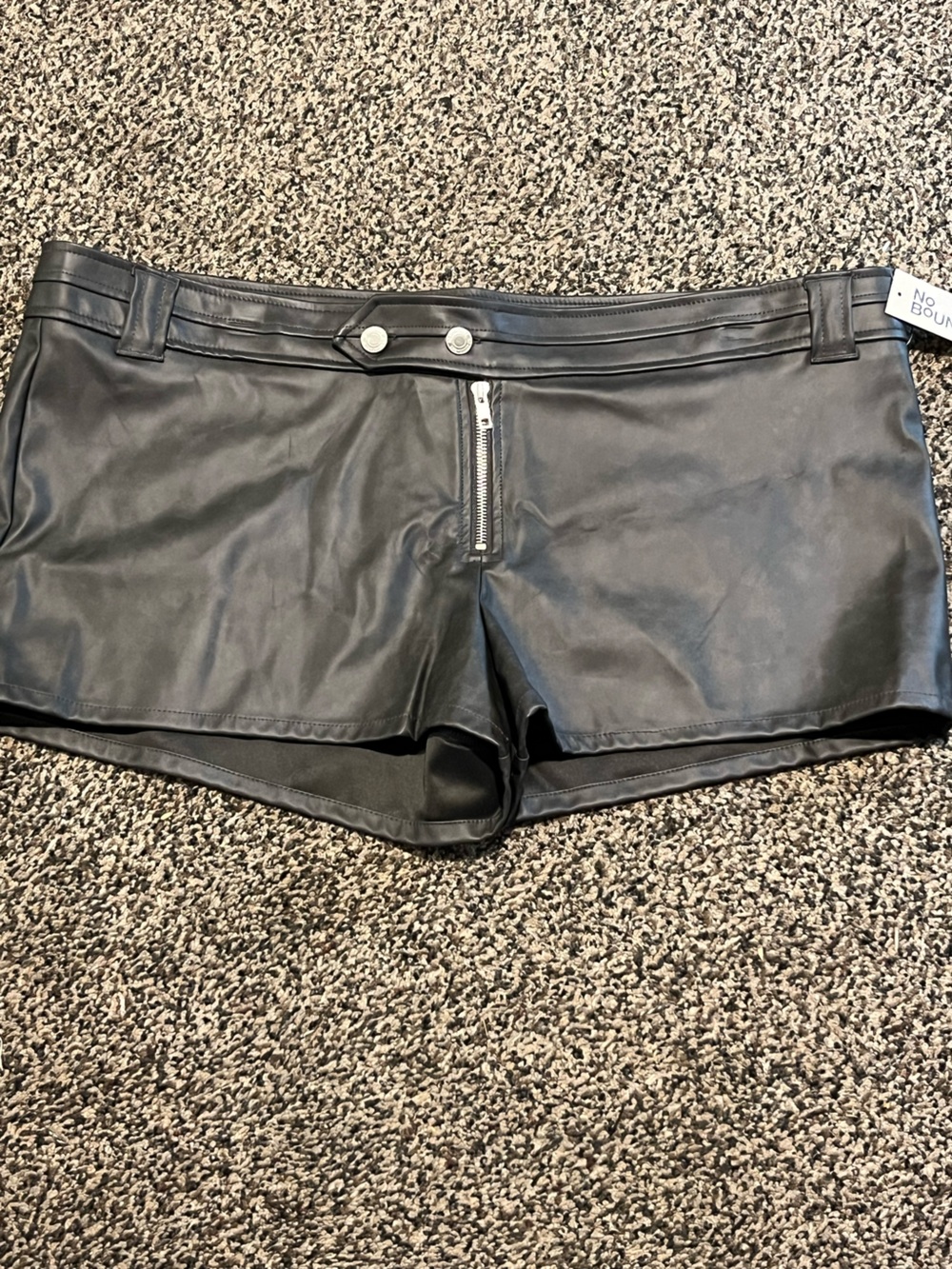 No Boundaries Jr Womens faux leather shorts